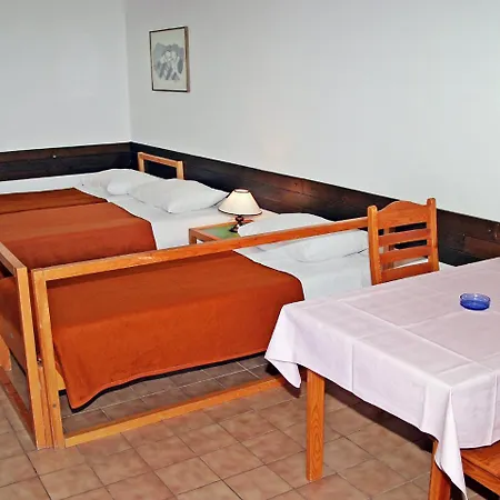Апартаменты Duga Uvala.6 *